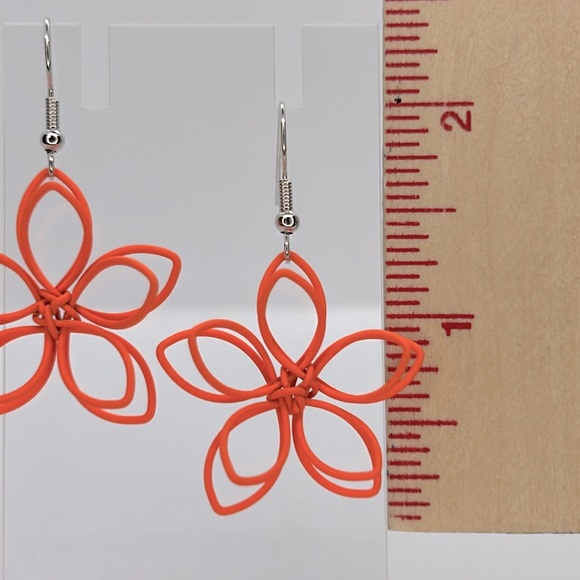 Exquisite Orange Hollow Flower Dangle Earrings - Trendy Elegant - Picture 3 of 3